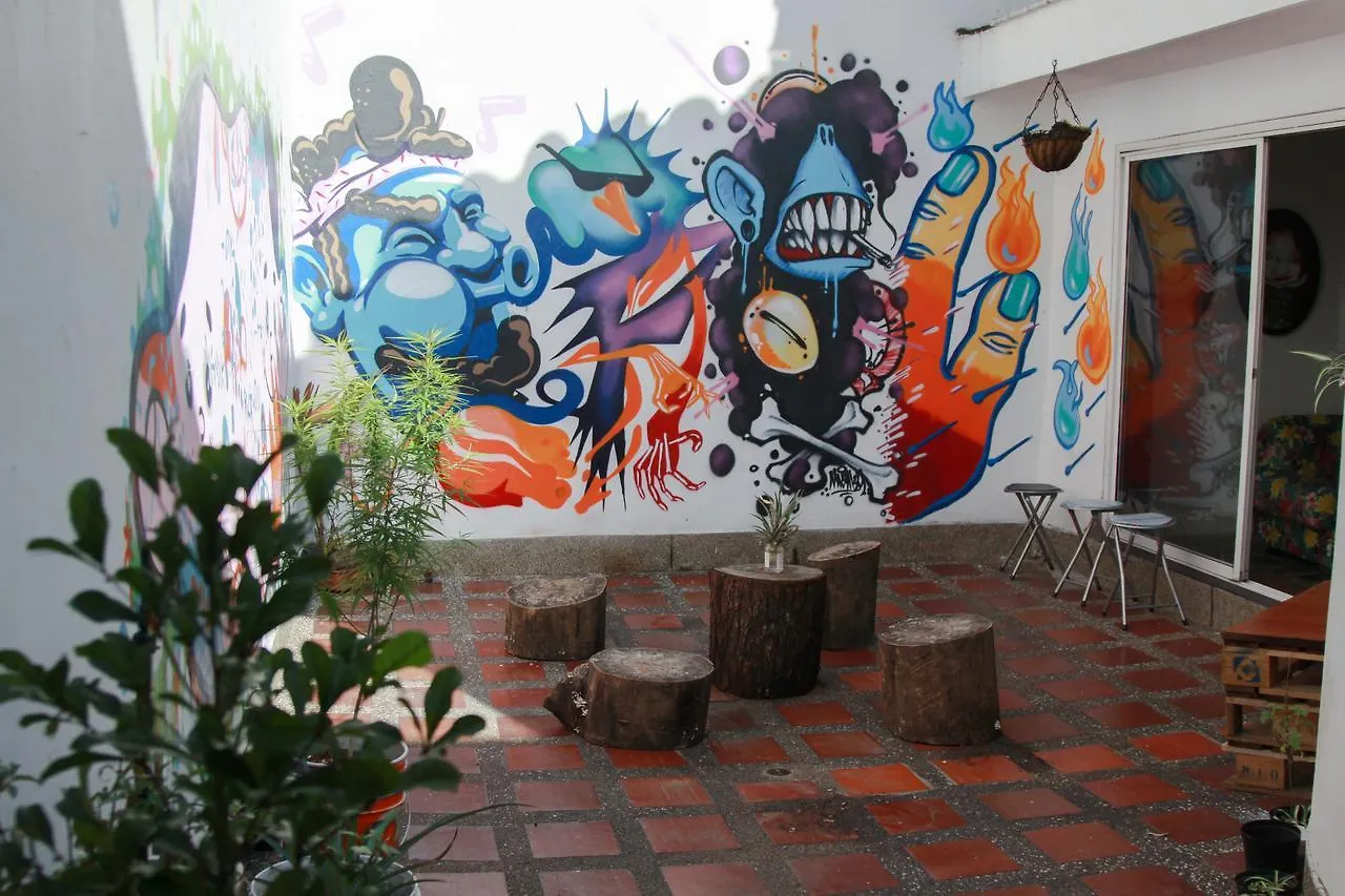 Pensión Calibrí, La Casa Libre Del Río Hotel Medellín